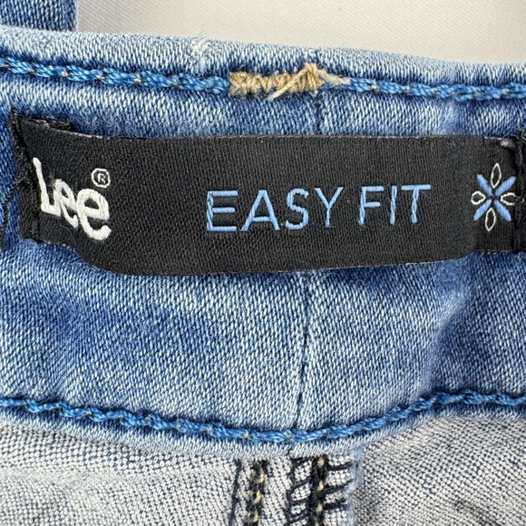 LEE Easy Fit Denim Capri - Picture 5 of 6
